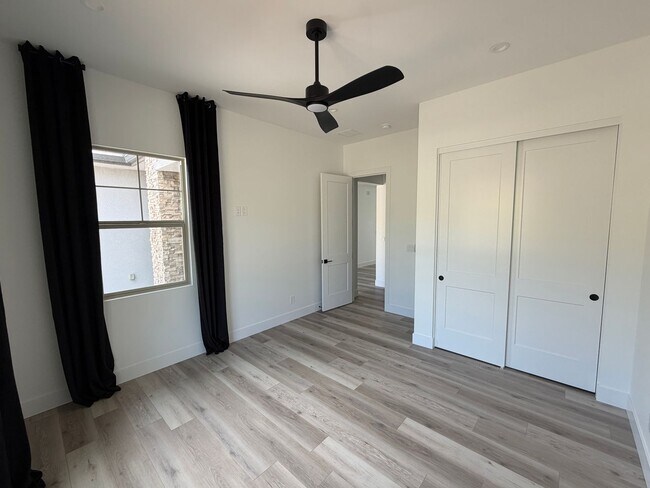Building Photo - 1197 Sassaby Cir