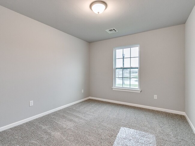 Building Photo - 1ST MONTH FREE