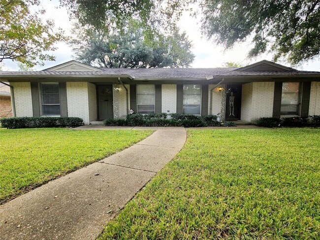 Building Photo - 7436 Brentcove Cir