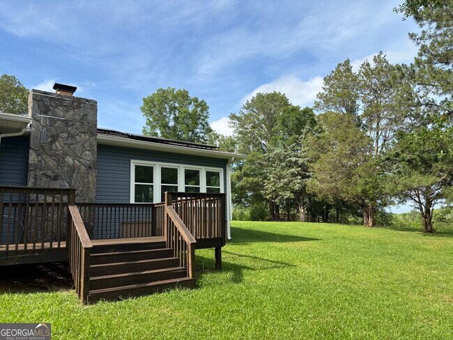 Building Photo - 1402 Dewey St