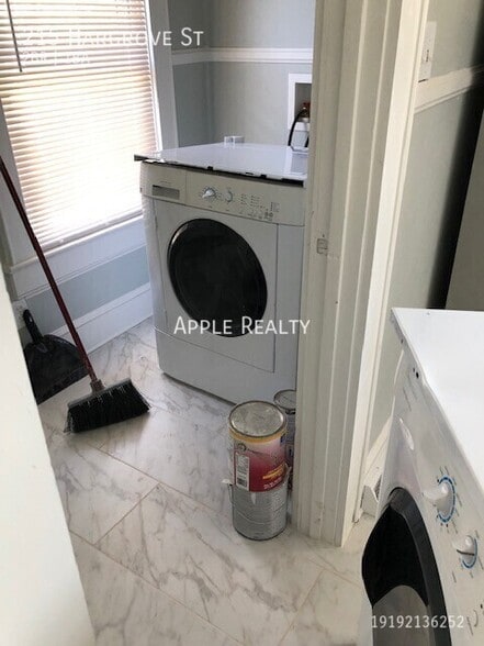 Building Photo - 215 Hargrove St