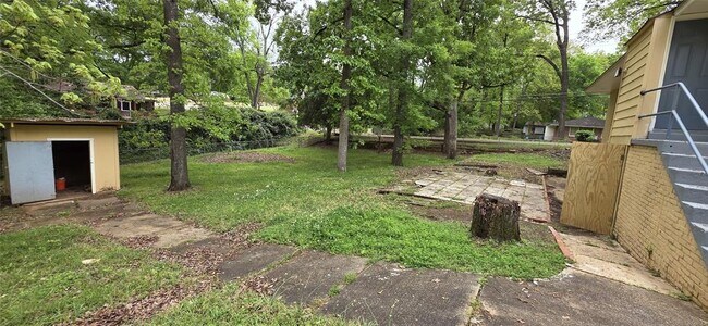 Building Photo - 245 Forest Hills Dr