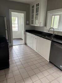 Building Photo - 4765 W Newton Rd