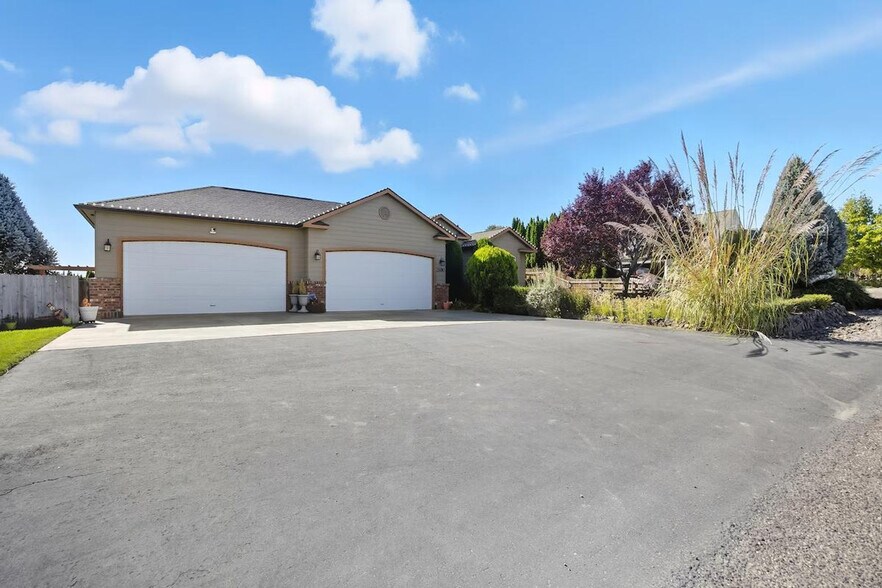 Building Photo - 355 Cindy Rd