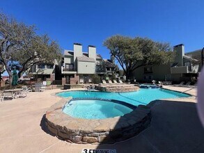 Building Photo - 3125 Sondra Dr