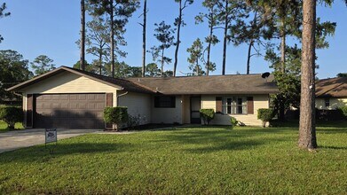 Building Photo - Palm Coast 4 Bedroom 2 Bath in the W Section