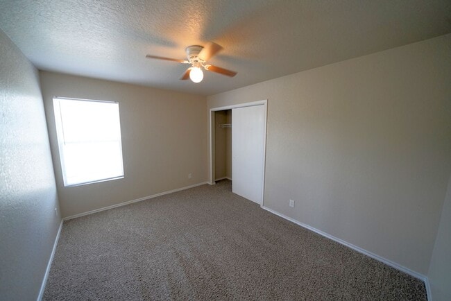 Building Photo - Charming 4-Bedroom, 2.5-Bathroom Home in C...
