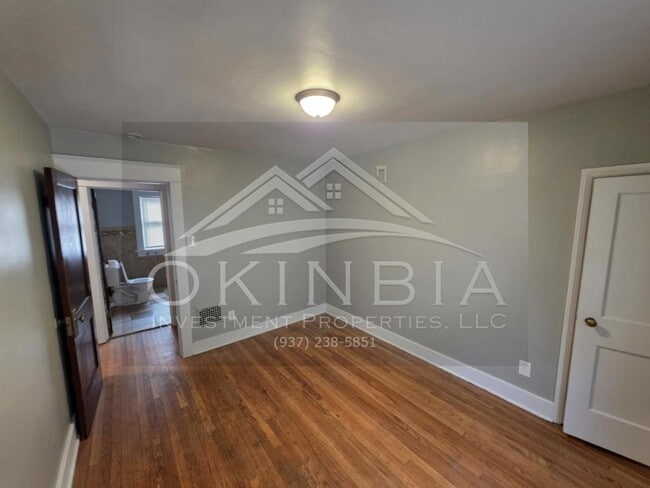 Building Photo - 216 Knecht Dr