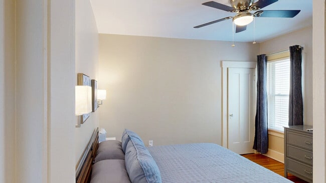 Building Photo - 128 1/2 Elm Street-SI ID1380181P