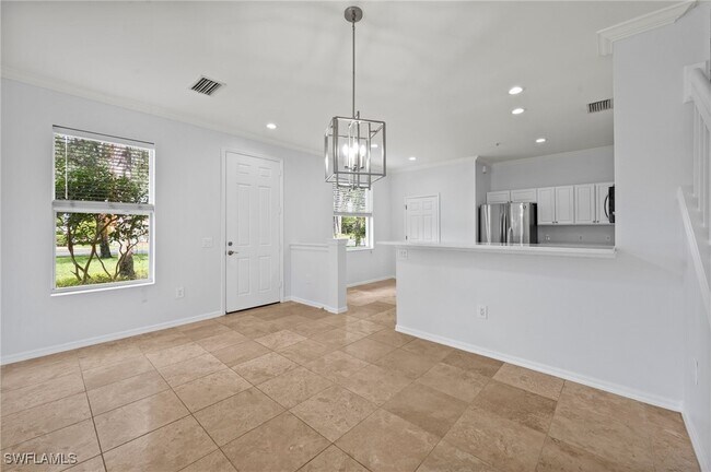 Building Photo - 1084 Hampton Cir