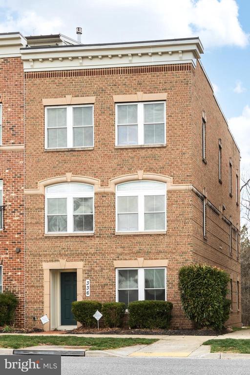 Building Photo - 336 Grand St