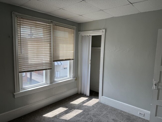 Building Photo - 308 4th St