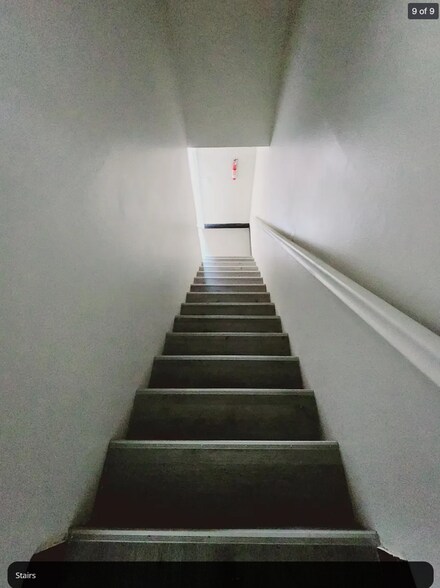 Stairs - 2162 W Brownwood Ave