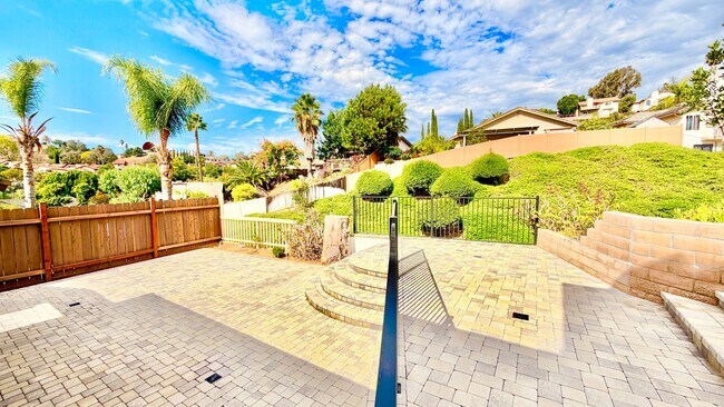 Building Photo - Wonderful Split-level Home with Spacious B...