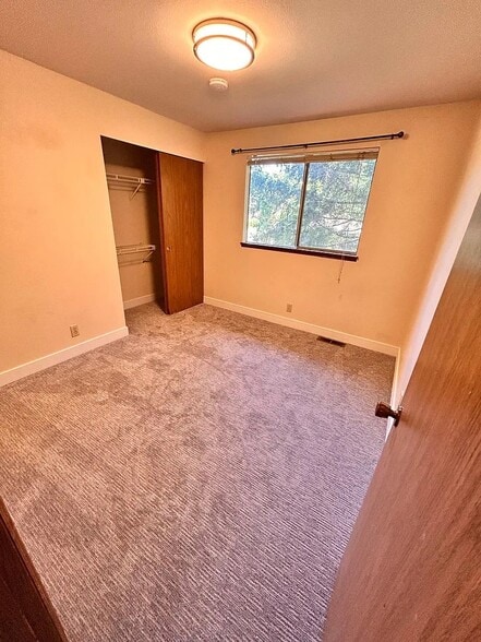 Building Photo - 4124 211th Ct NE