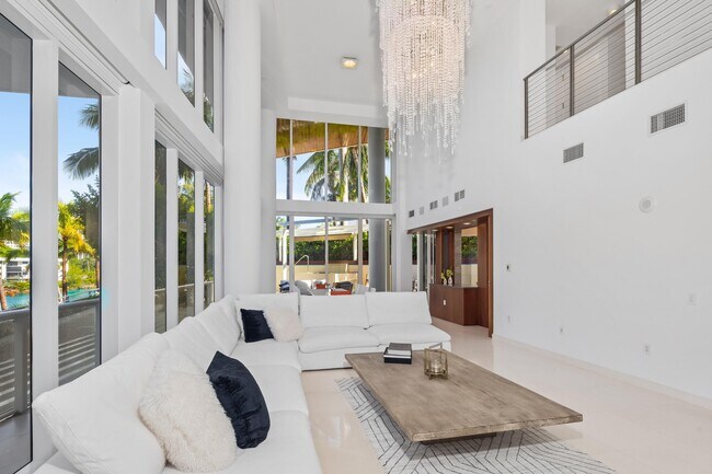 Building Photo - 1000 S Ocean Blvd