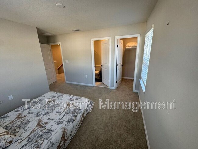 Building Photo - 217 Red Barn Rd