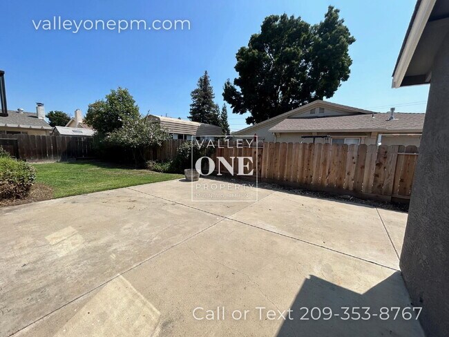 Building Photo - Commuter-Friendly 3 Bed, 2 Bath Home on Quiet Cul-De-Sac
