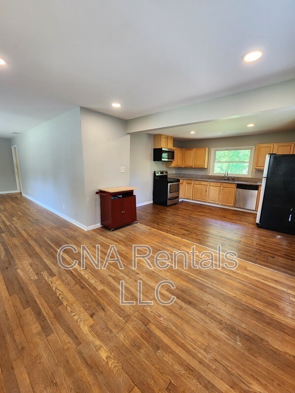 Building Photo - 730 McBurnette Rd N E