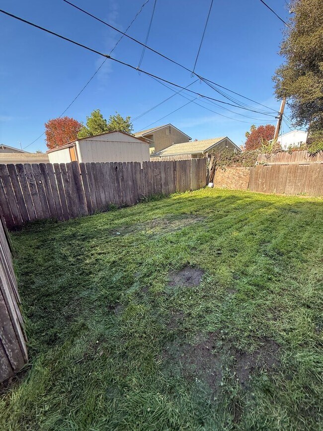 Building Photo - L41900