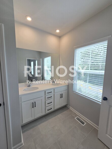 Building Photo - 2907 Beaconwood Ct