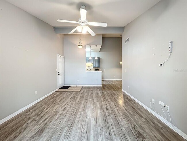 Building Photo - 185 N Pearl Lake Causeway