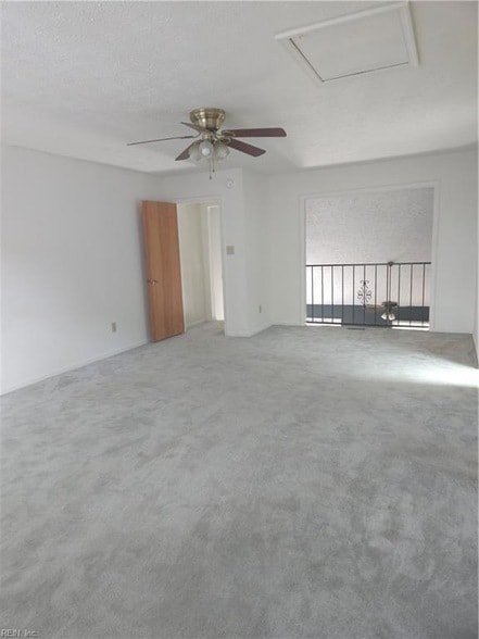 Building Photo - 330 Kinsmen Way