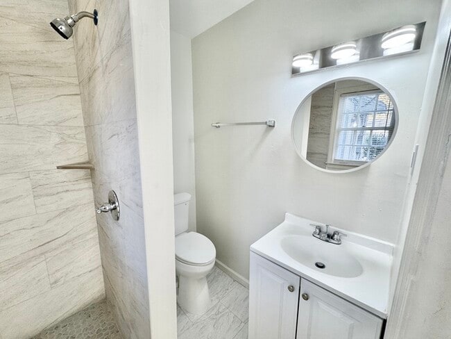 Building Photo - 3880 Spottswood Ave