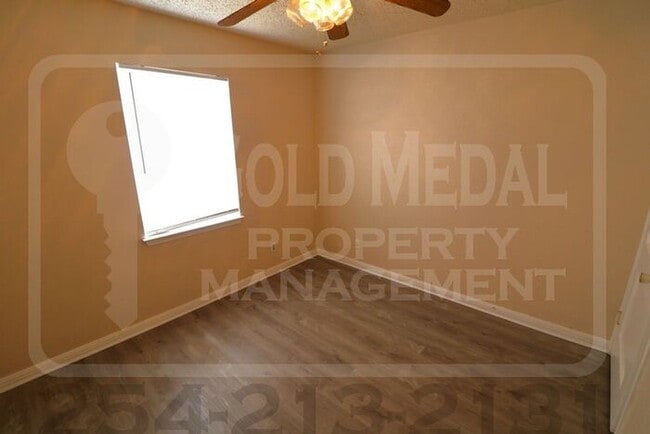 Building Photo - 1706 Cole St
