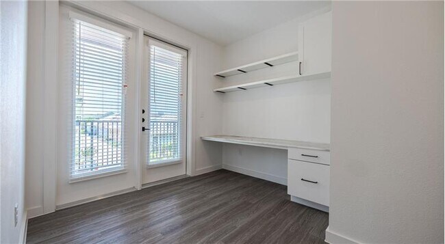 Building Photo - 3900 Berkman Dr