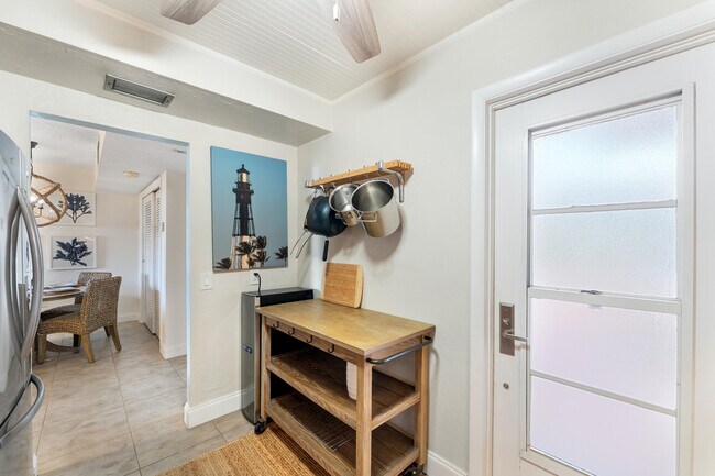 Building Photo - 225 S Beach Rd