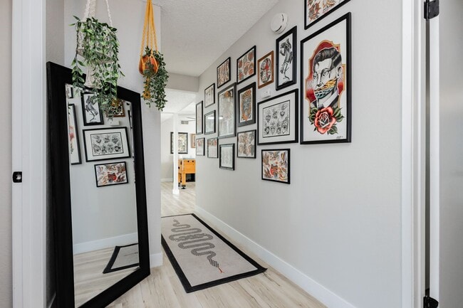 Building Photo - Fully Furnished single story home in Las Vegas with STYLE!