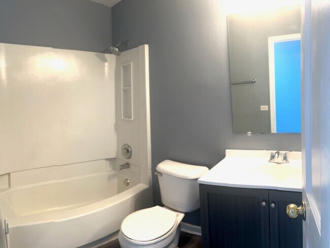 Building Photo - 15 Polk Ct