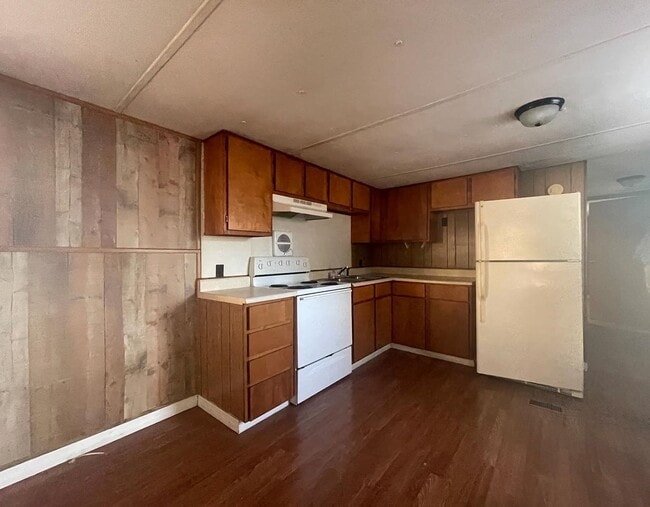 Building Photo - 2 Bed 1.5 Bath