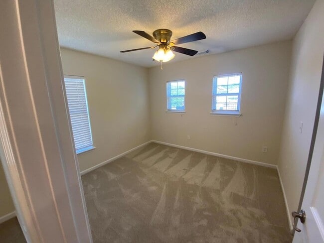 Building Photo - 1307 Basketweaver Way