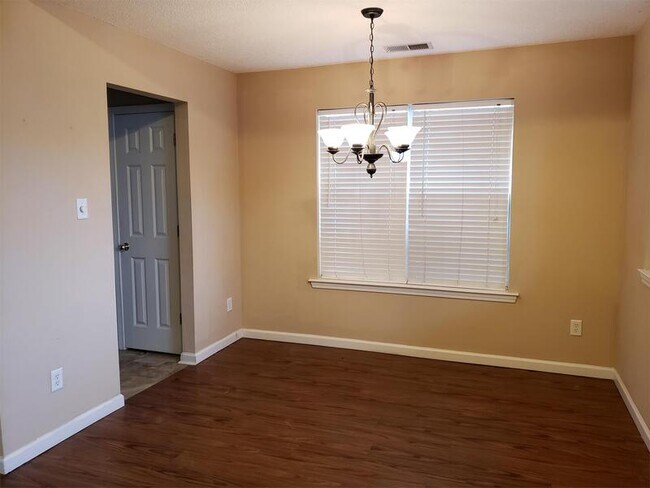 Building Photo - 1088 Sunstar Dr