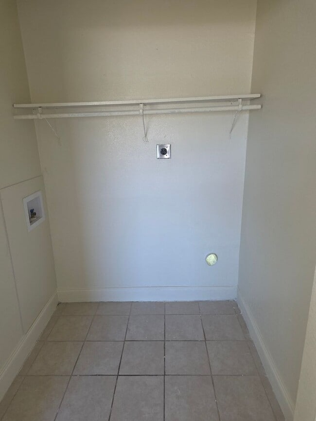 Building Photo - 3/2 DUPLEX