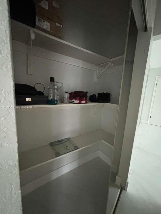 Building Photo - 16801 NW 72nd Ct