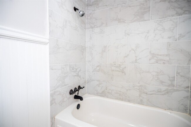 Building Photo - 13314 Ravensway Dr