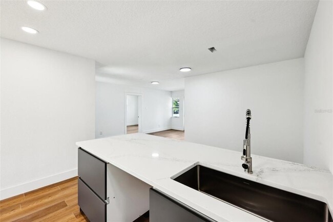 Building Photo - 730 W Swoope Ave