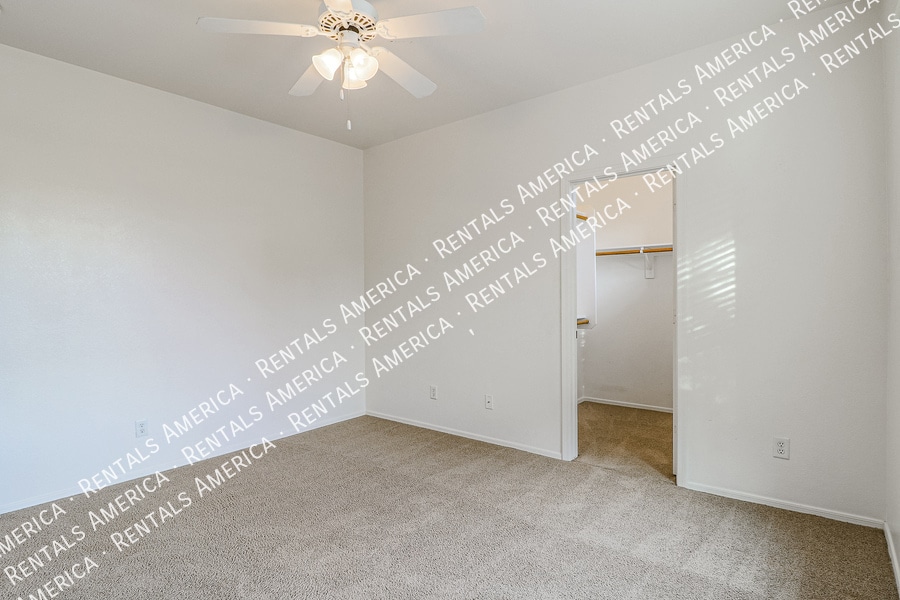 Building Photo - 14332 W Crocus Dr