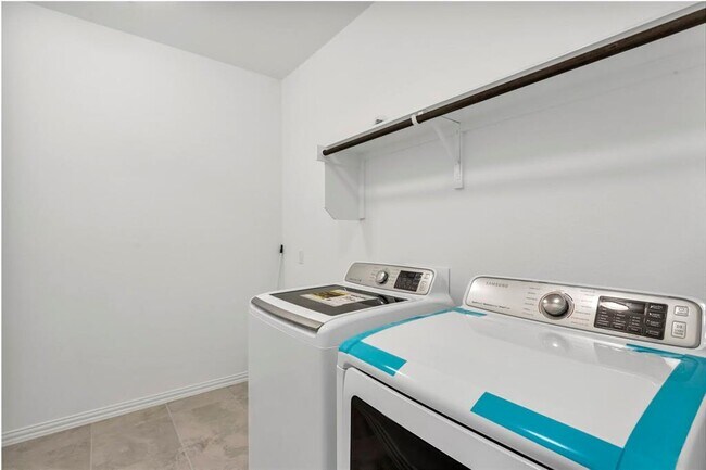 Building Photo - 506 Sixpence Ln