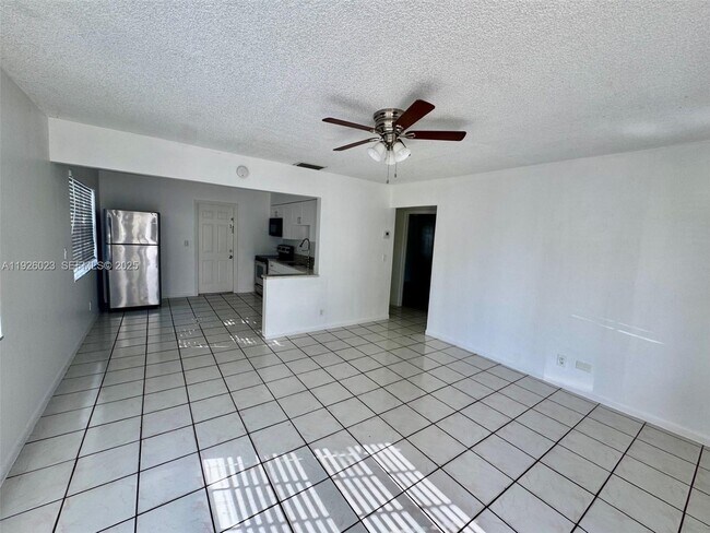 Building Photo - 718 SW 7th St