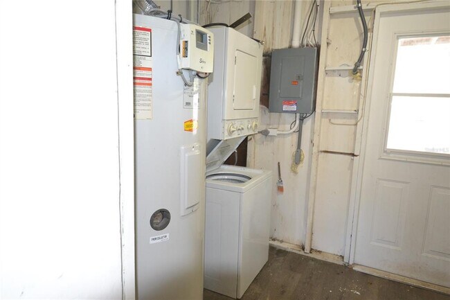 Building Photo - 11465 92nd St N