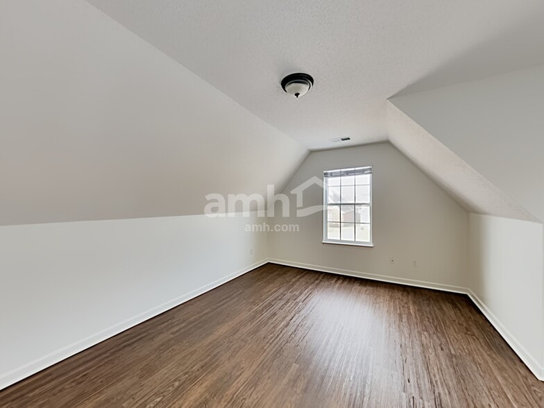 Building Photo - 1302 Jackson Pond Cir