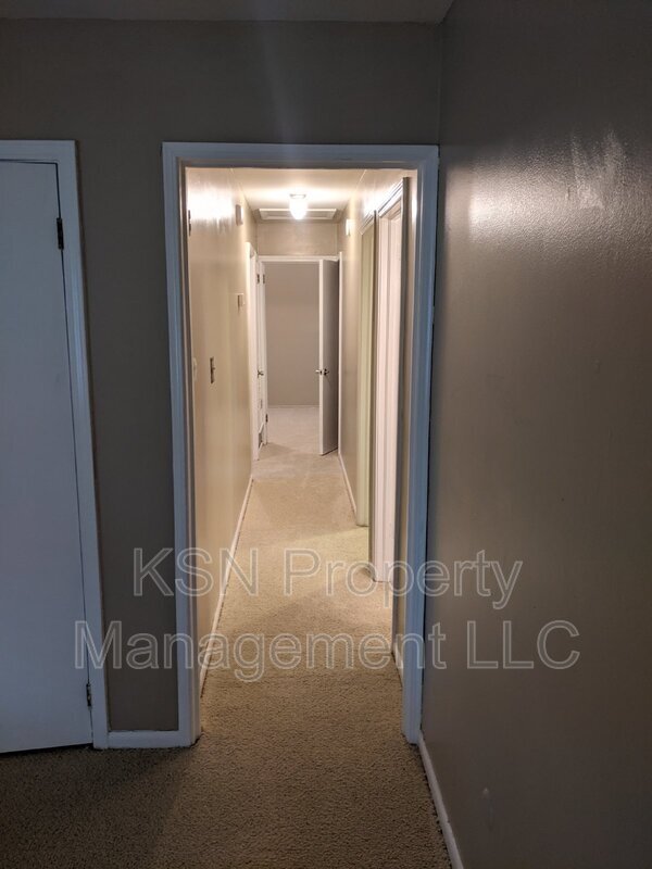 Building Photo - 412 Barnhill Dr