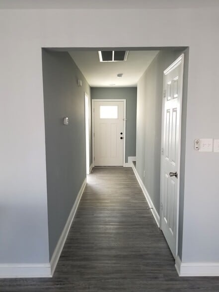 1st Floor Hallway - 2810 Herndon Village Way