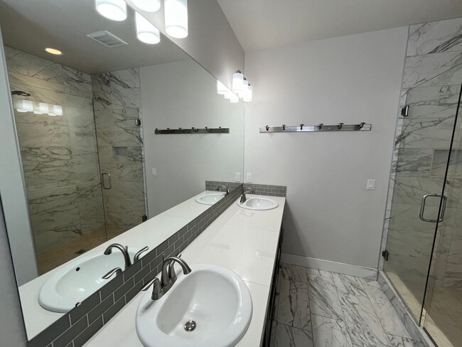 Building Photo - Beautiful 3 Bed/2.5 Bath Home in NW Bend - Fields Street