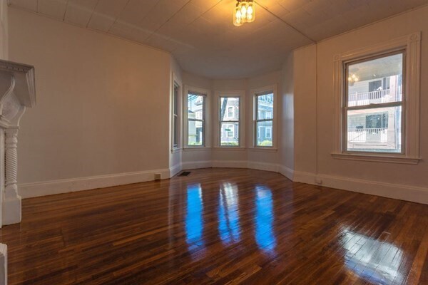 Building Photo - 19 Paul Gore St