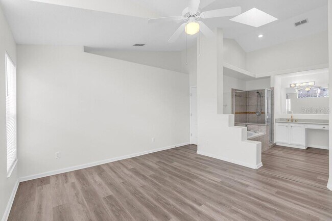 Building Photo - 15746 Autumn Glen Ave